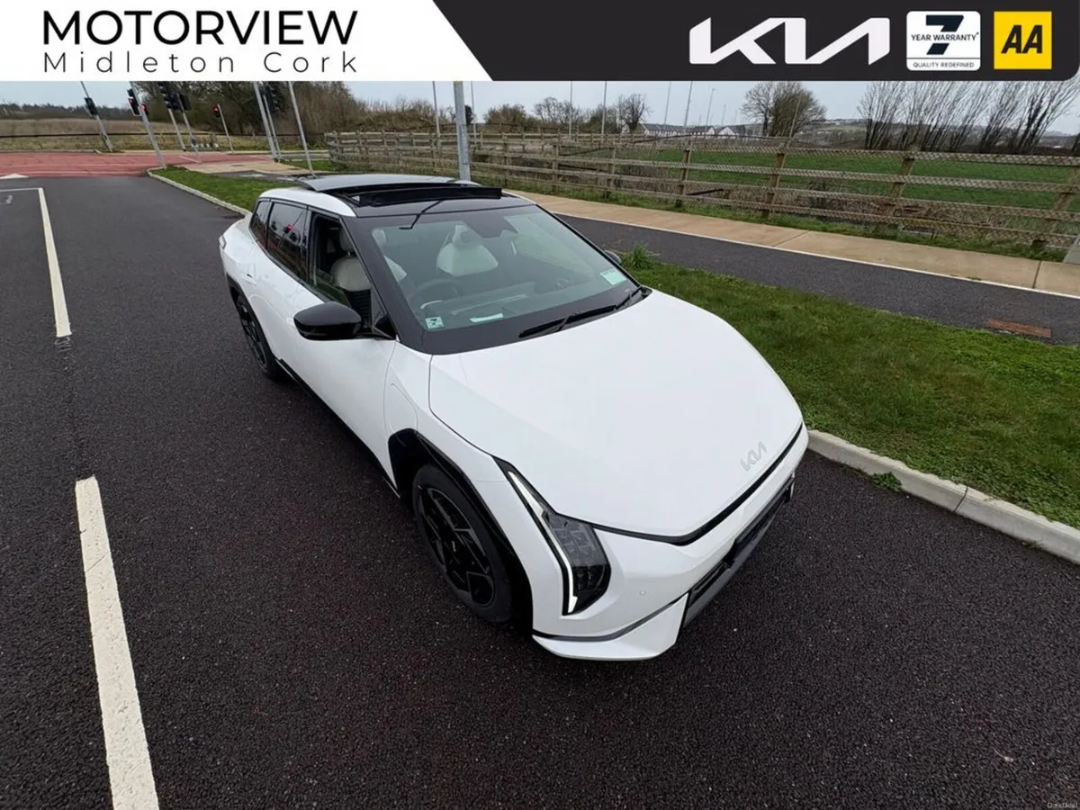 Kia EV4 gt-line FASTBACK, long-range battery of 81 - Image 3