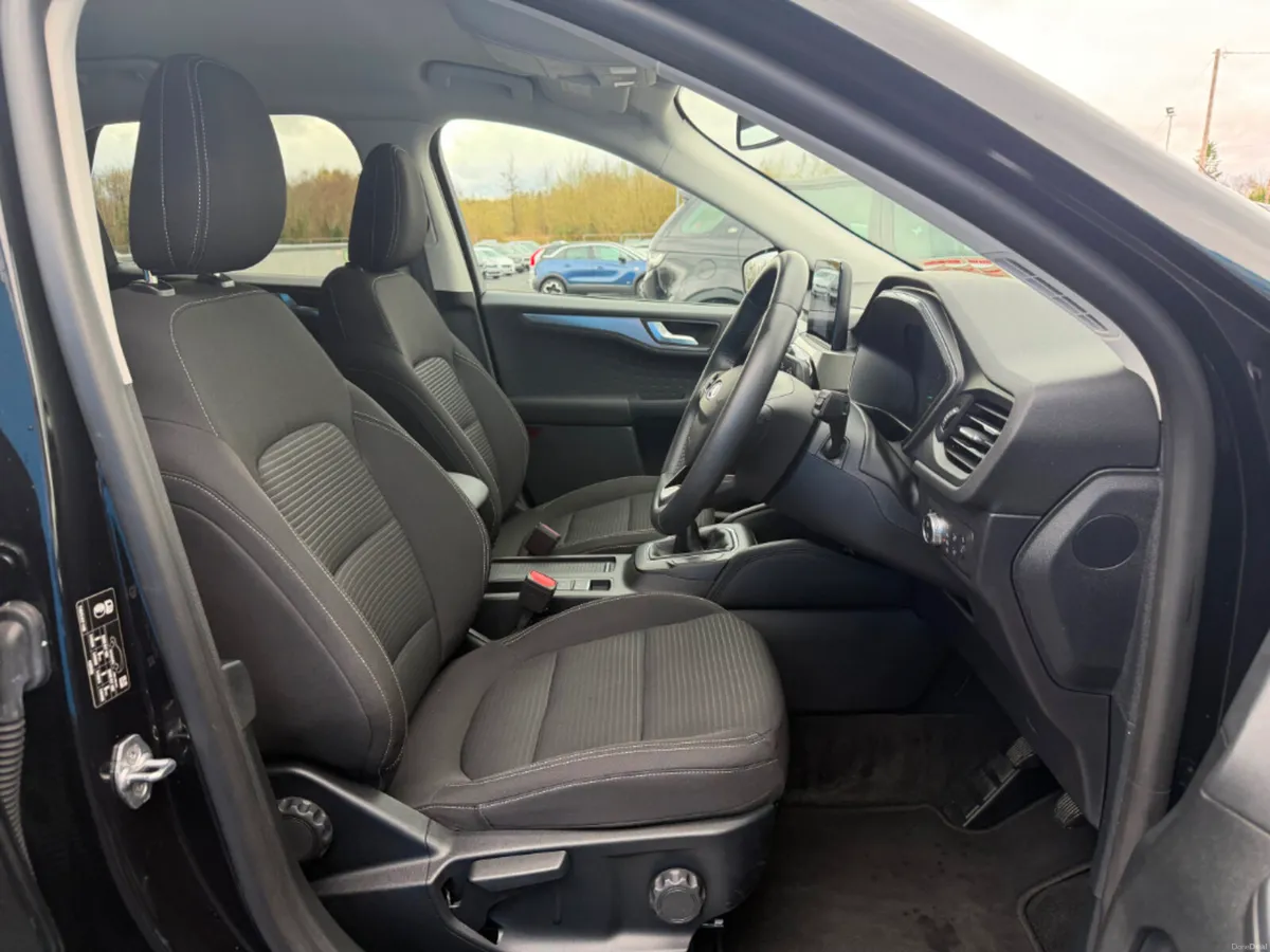 Ford Kuga Titanium 5D 1.5TD120 * APPLE CAR PLAY / - Image 5