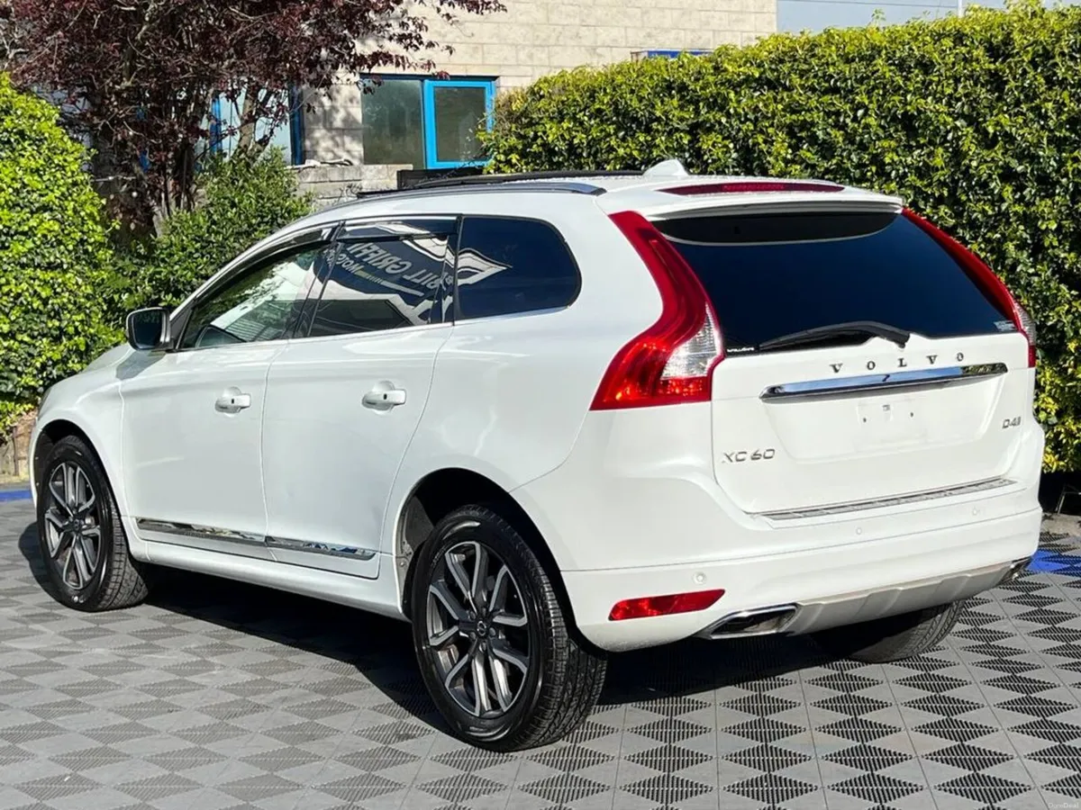 Volvo XC60 D4 CLASSIC 2.0 D // TILT & SLIDE PAN RO - Image 6