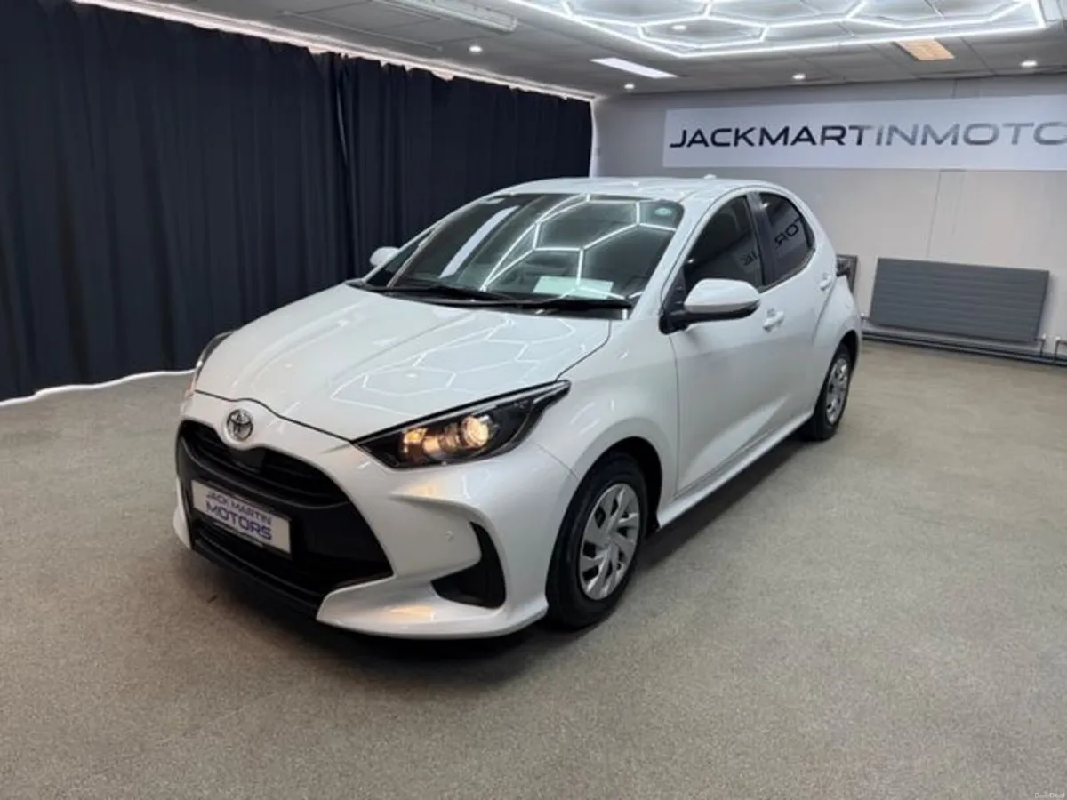 Toyota Yaris 1.0 Petrol - Image 4