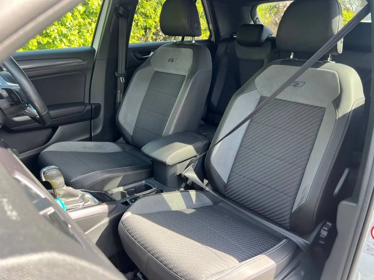Volkswagen T-Roc R-LINE 2.0 TDI // APPLE CARPLAY/A - Image 6