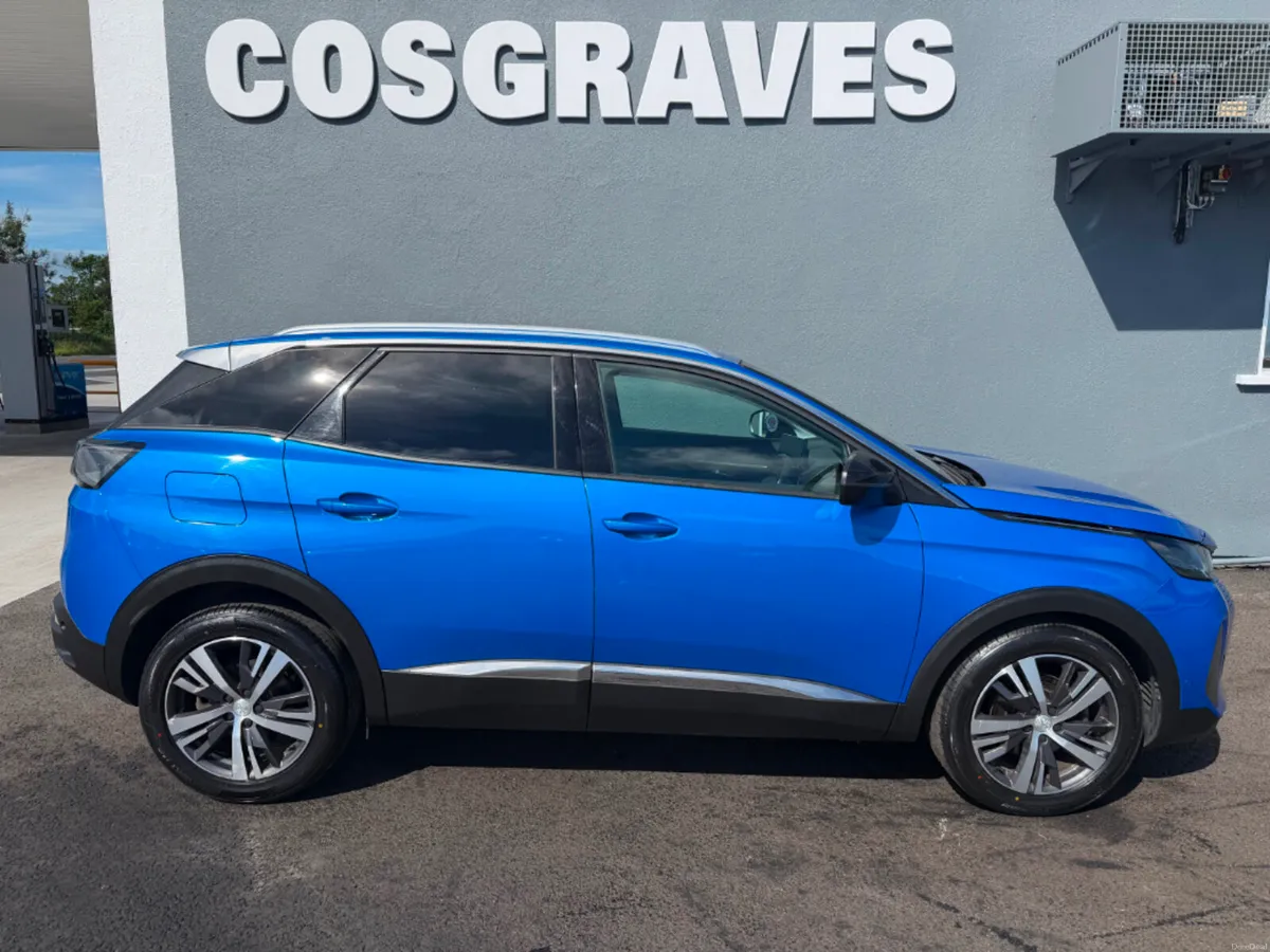 Peugeot 3008 Allure 1.5 Blue HDI 130bhp * REVERSIN - Image 2