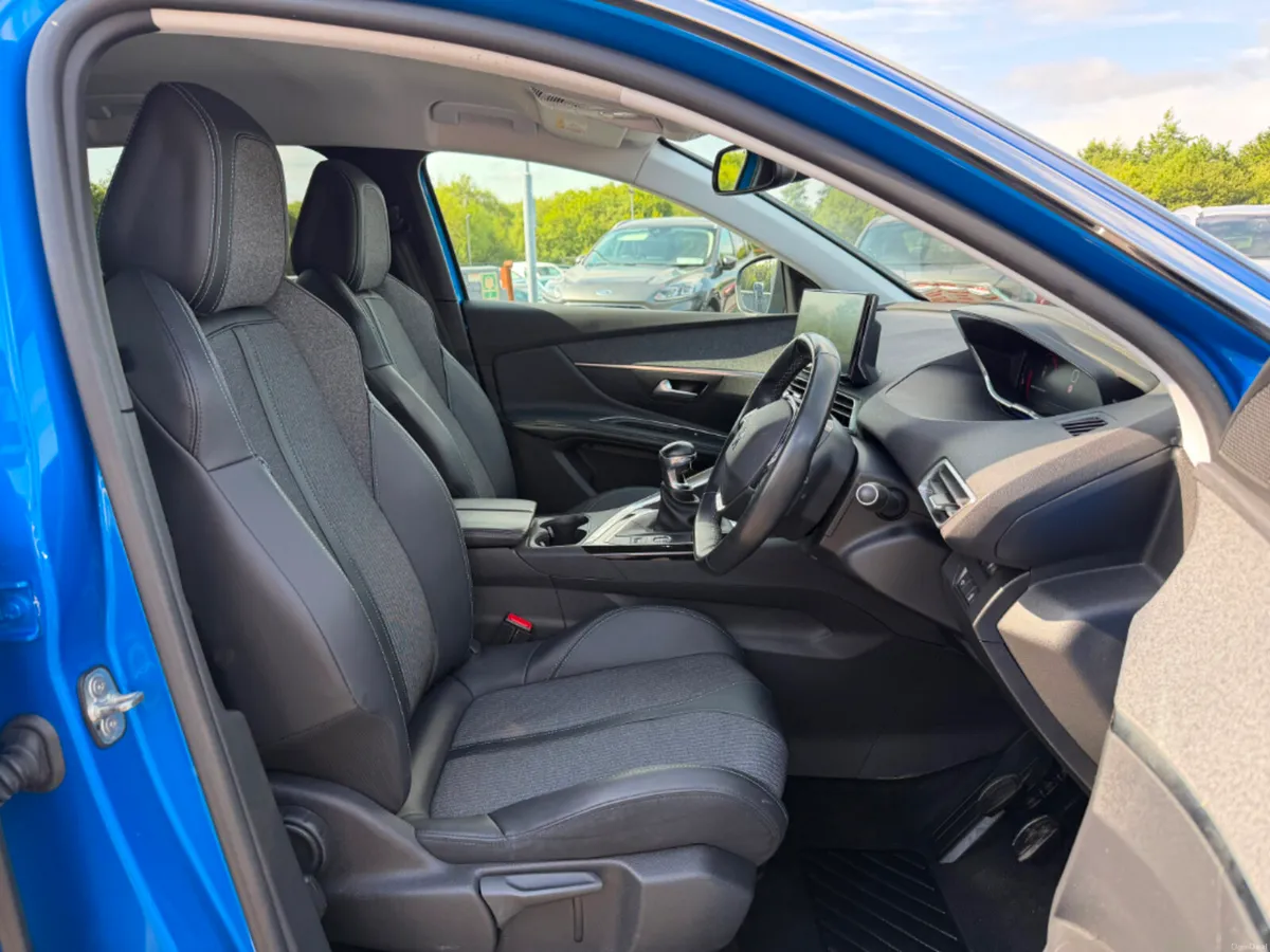 Peugeot 3008 Allure 1.5 Blue HDI 130bhp * REVERSIN - Image 5