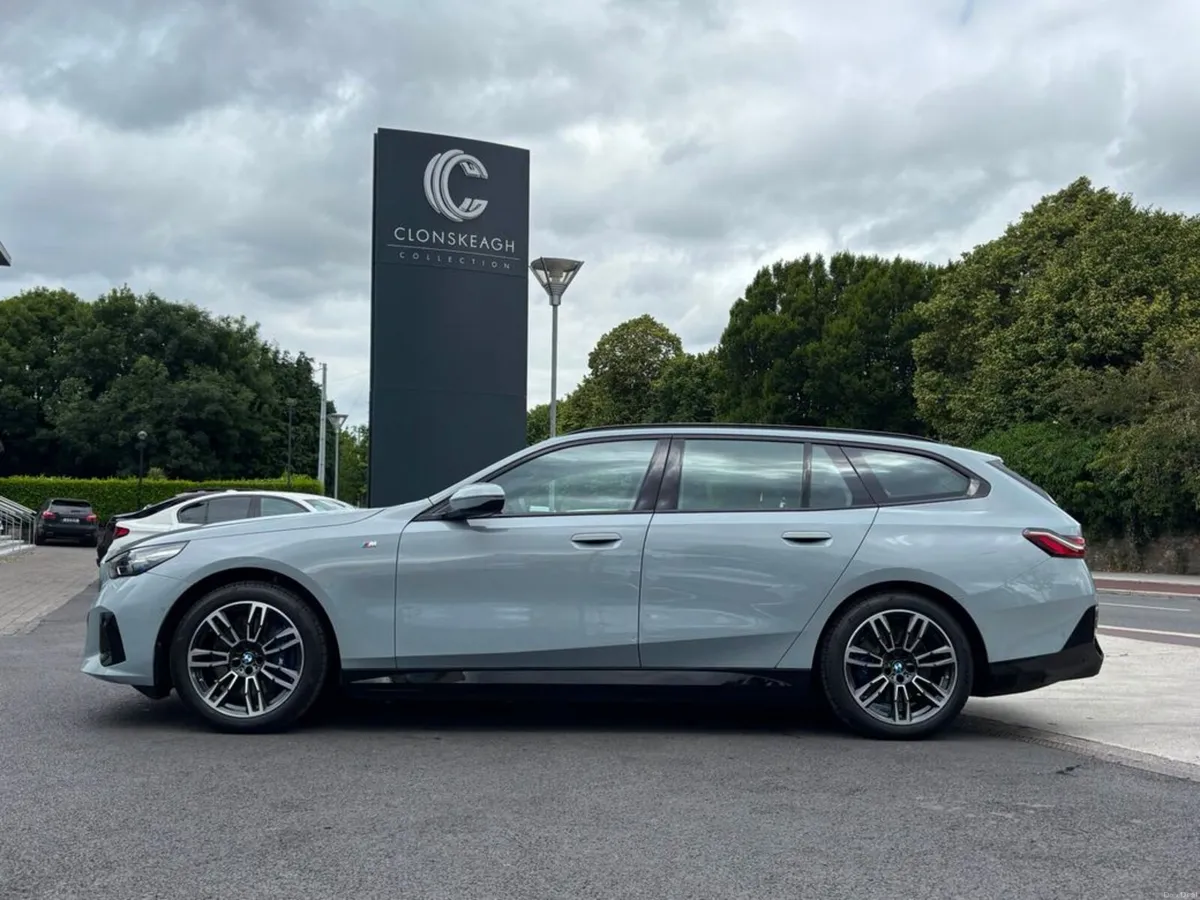 BMW i5 EDRIVE40 M SPORT - Image 4
