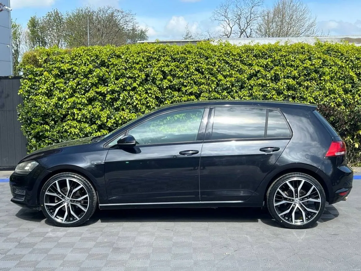 Volkswagen Golf R-LINE PACK 1.2 TSI // NEW 19" ALL - Image 3