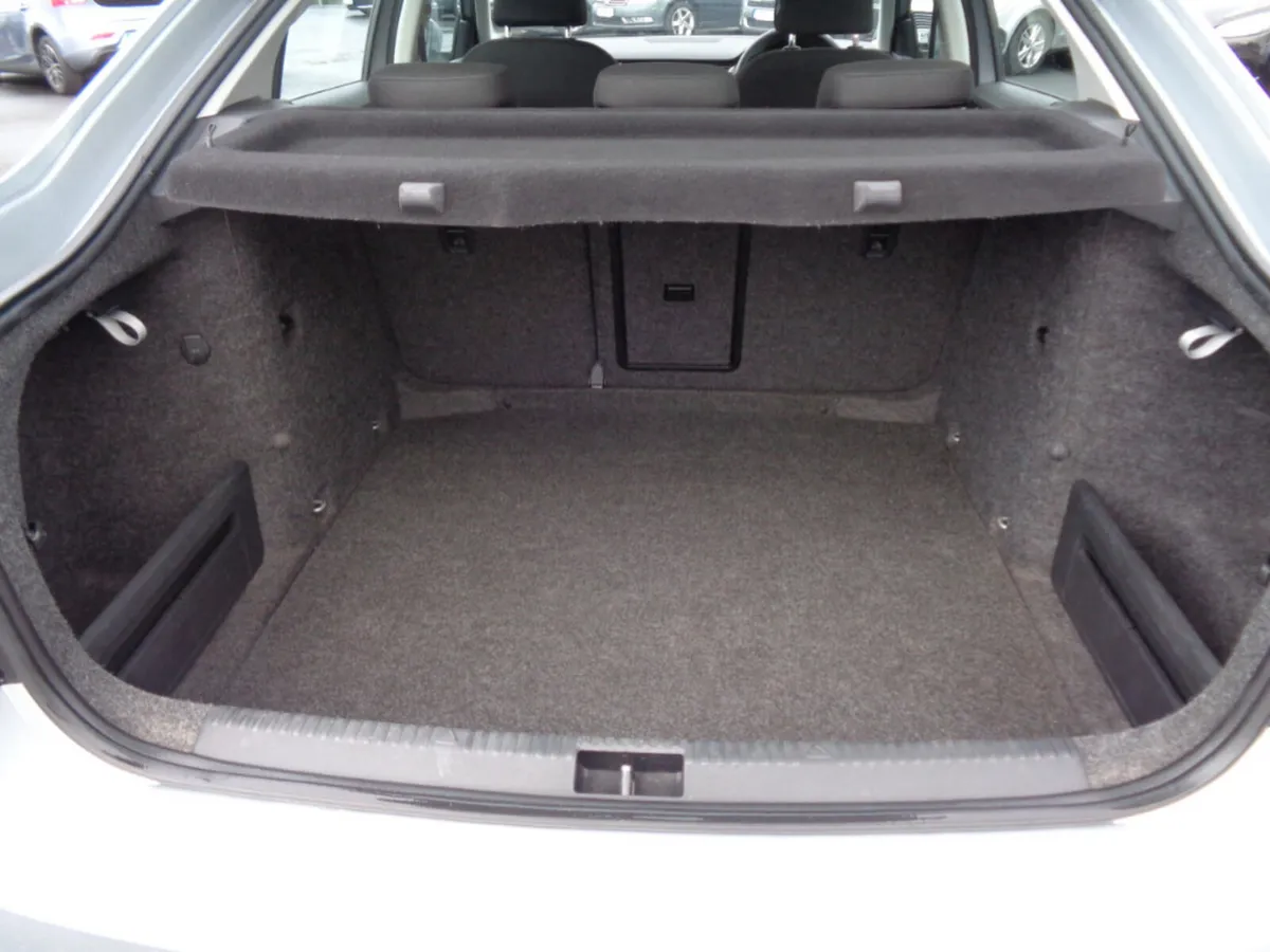 Skoda Octavia Style 1.6 TDI 110HP 4DR * REVERSING - Image 5