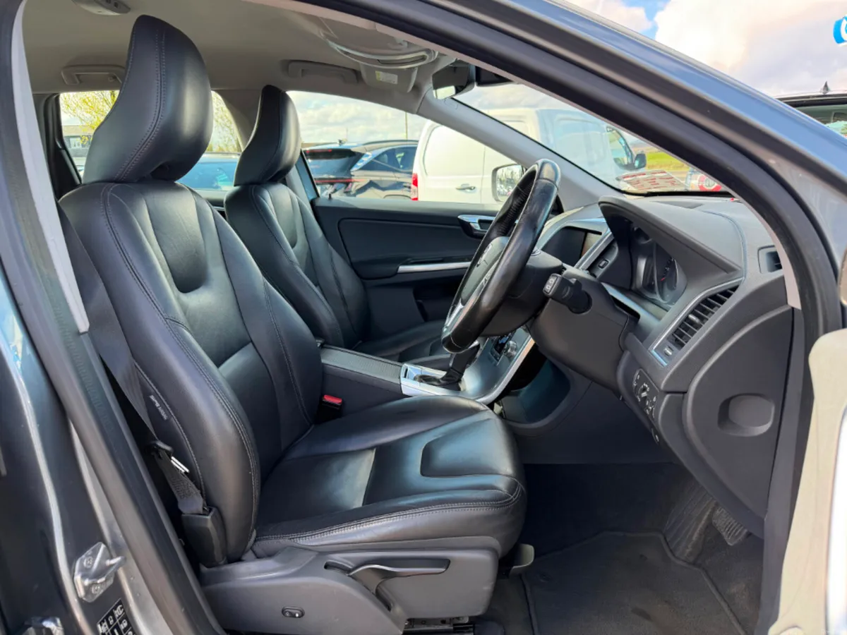 Volvo XC60 AUTOMATIC. 2.0 D4 SE NAV 190BHP * FULL - Image 5