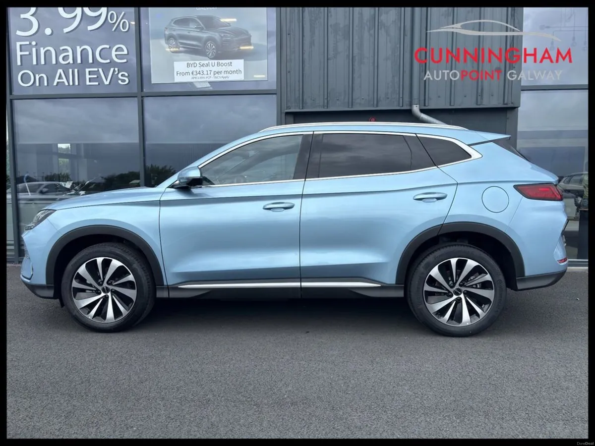 BYD SEAL U DM-i Boost 18.8kWh **80km EV Range** - Image 4