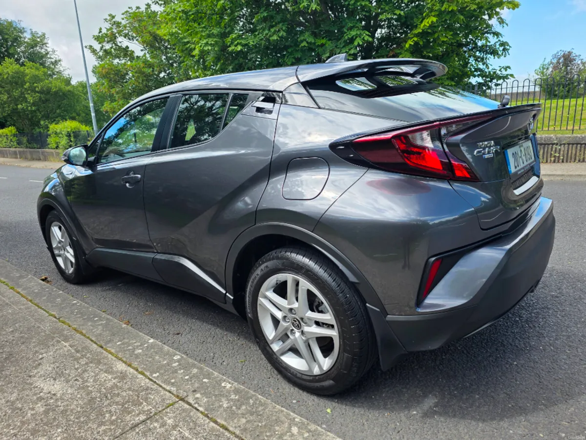 Toyota C-HR 1.8 Hybrid Luna 4DR Auto - Image 5