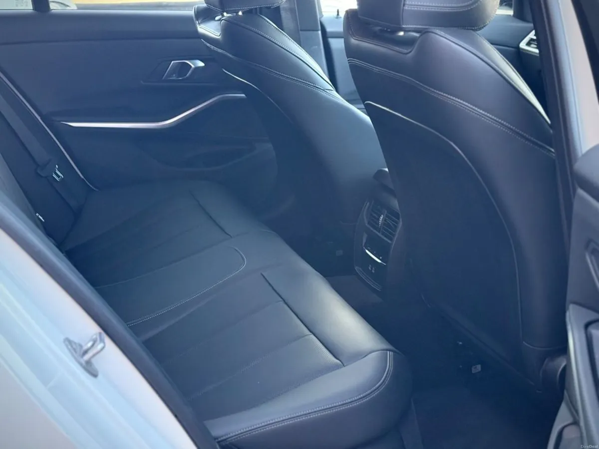 BMW 3-Series 330E M-SPORT // M-PERFORMANCE PACK // - Image 6