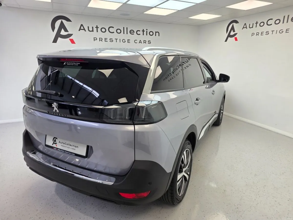 Peugeot 5008 **ALLURE**7 SEATS**1.5HDI** - Image 5