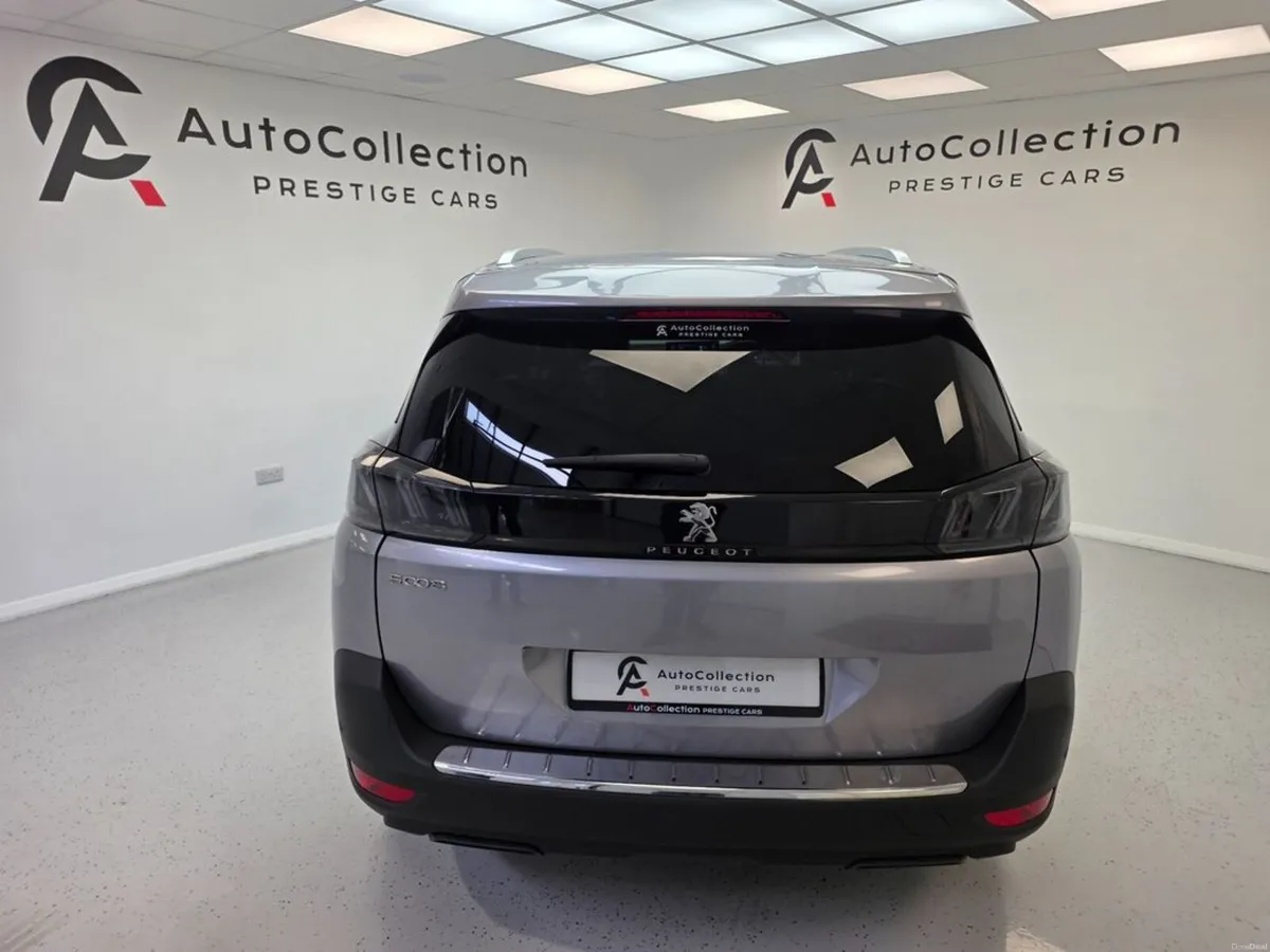 Peugeot 5008 **ALLURE**7 SEATS**1.5HDI** - Image 6