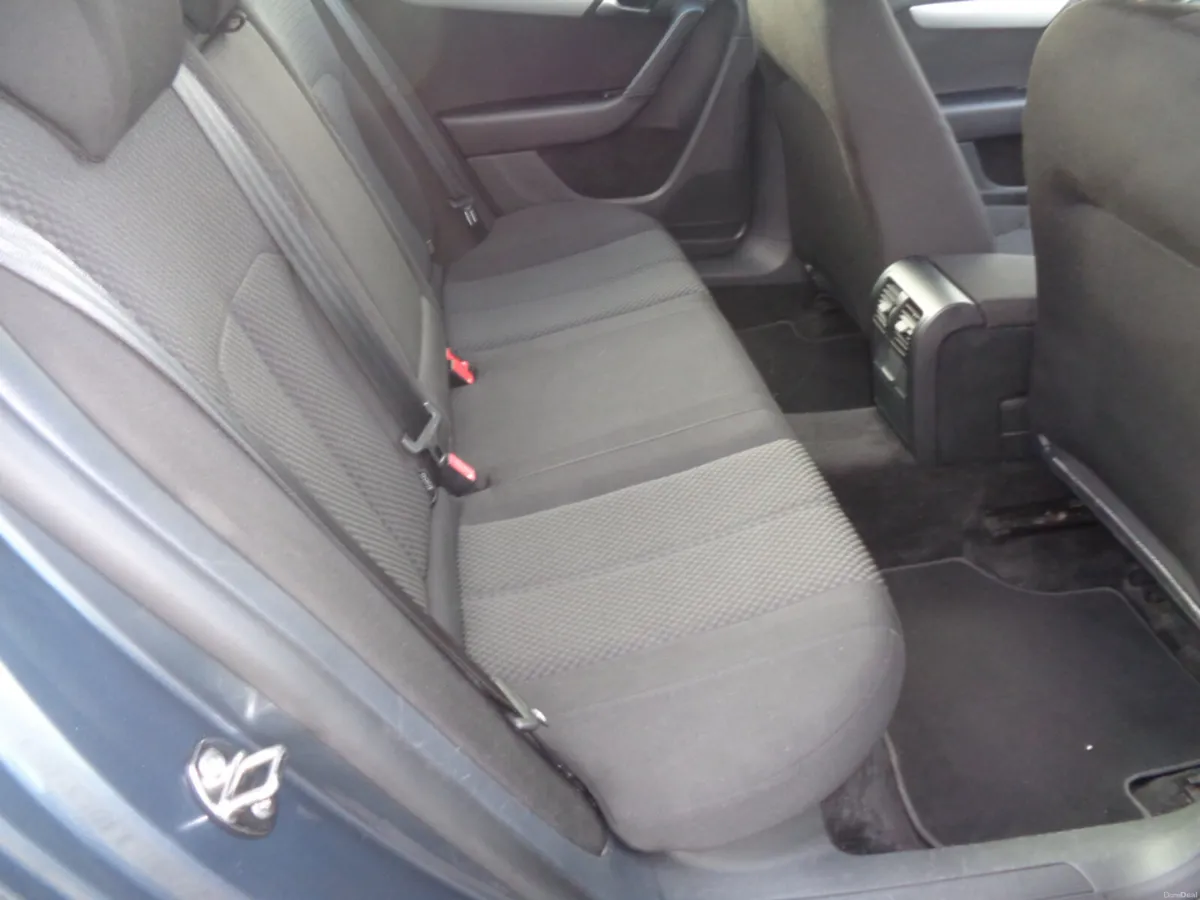 Volkswagen Passat 1.6 TDI S Bluemotion Tech 4DR - Image 5