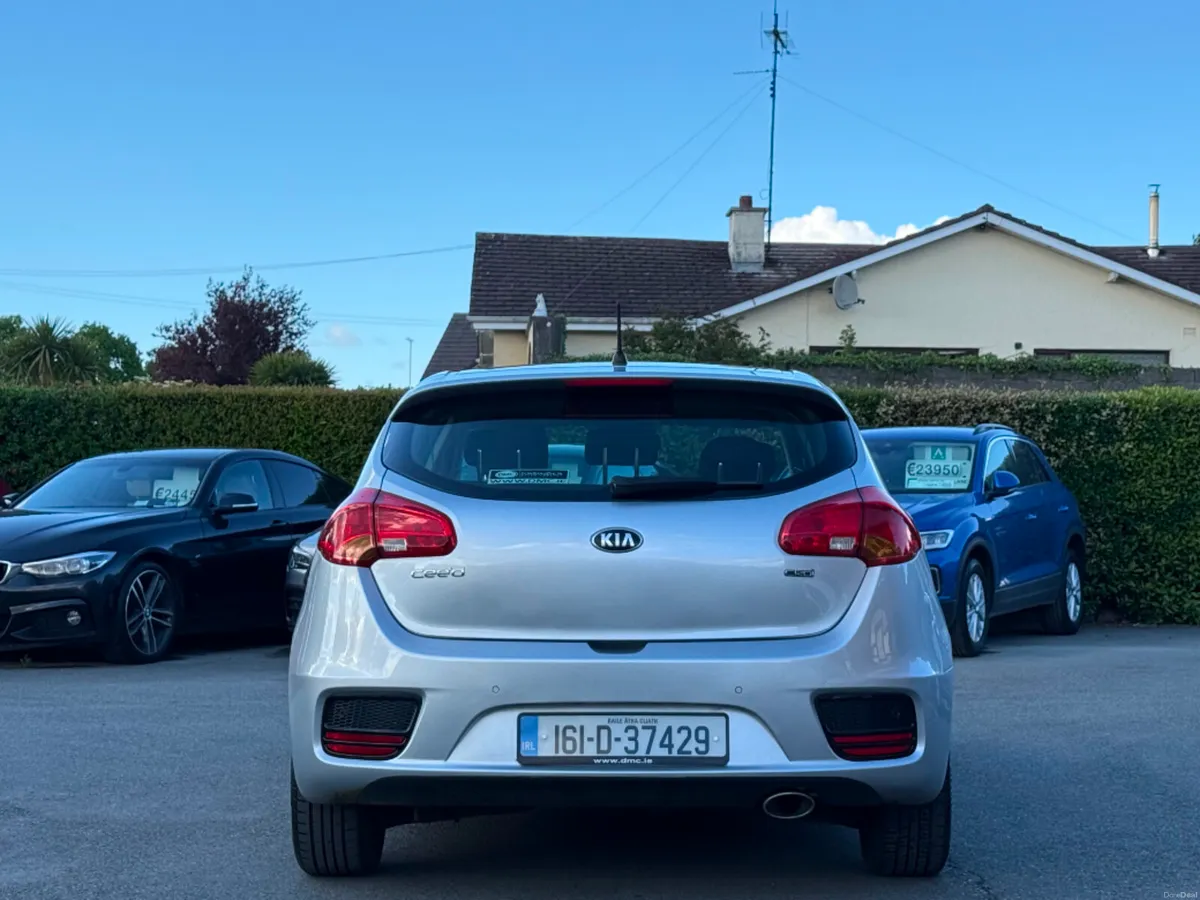 Kia Ceed 1.4 EX DIESEL 5DR *LOW KMS* - Image 6