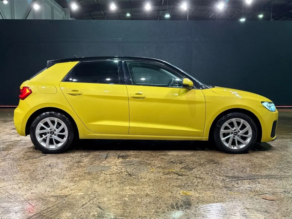 Audi A1 1.0 AUTOMATIC - YELLOW/BLACK 2 TONE - CRUI - Image 2