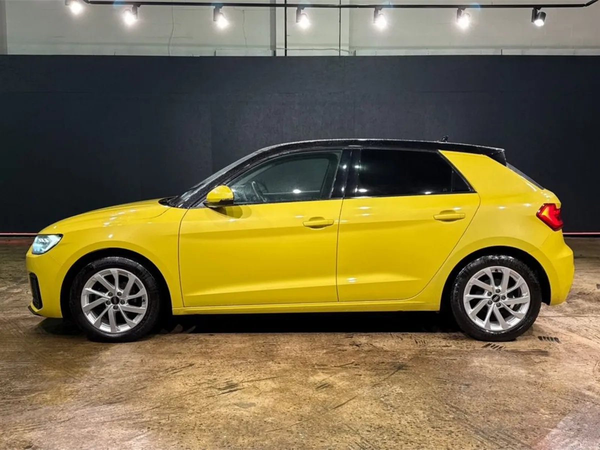 Audi A1 1.0 AUTOMATIC - YELLOW/BLACK 2 TONE - CRUI - Image 6