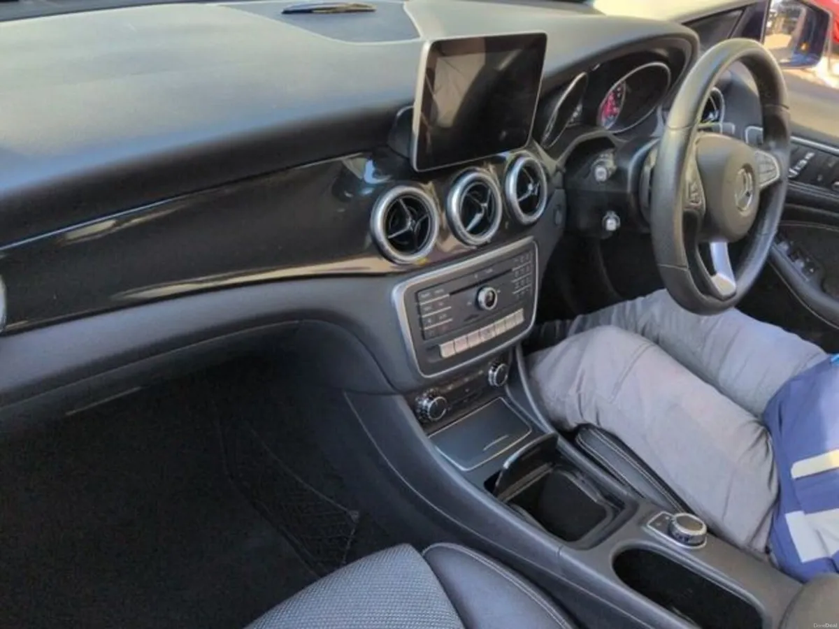Mercedes-Benz CLA 1.6 Petrol Auto - Image 4