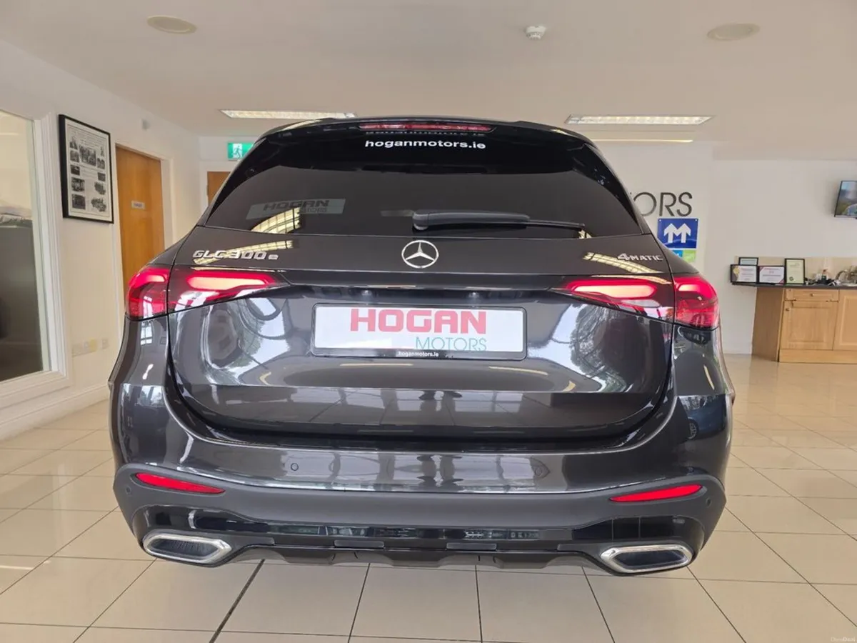 Mercedes-Benz GLC GLC 300 E 4MATIC URBAN EDITION - Image 5