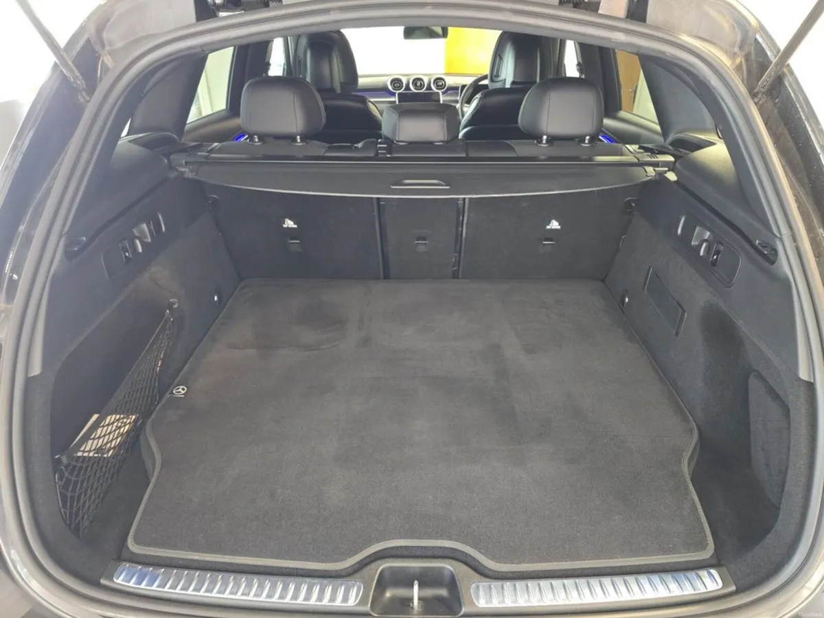 Mercedes-Benz GLC GLC 300 E 4MATIC URBAN EDITION - Image 6