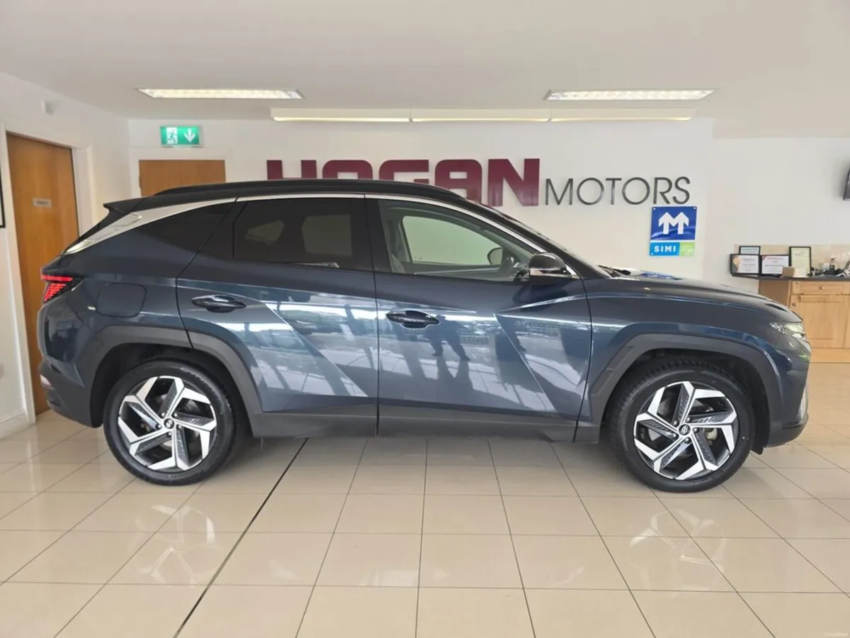 Hyundai Tucson 2tone Executive Plus PHEV - Image 3