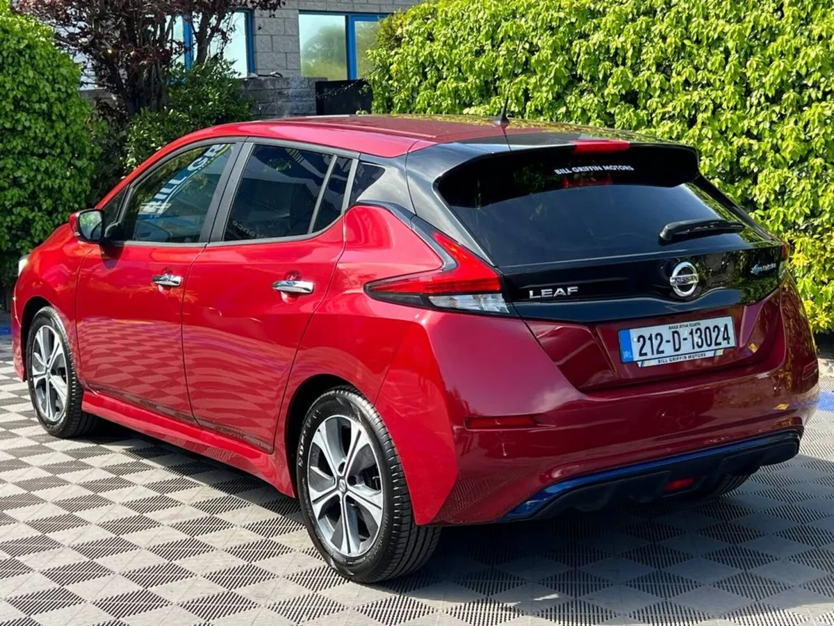 Nissan Leaf 40KW EV // APPLE CARPLAY/ANDROID AUTO - Image 5