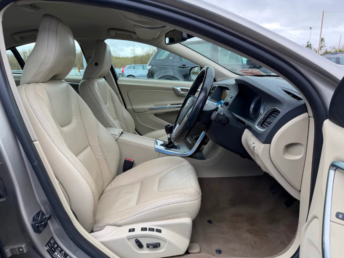Volvo S60 1.6 Drive SE LUX 115BHP 4DR * FULL LEATH - Image 5