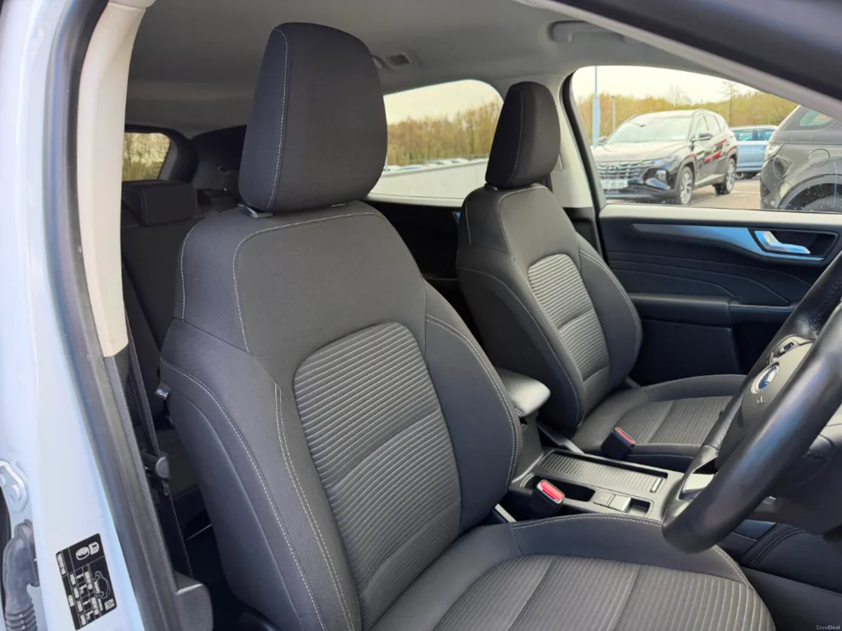 Ford Kuga Titanium 1.5TD120 S6.2 M6 * REVERSING CA - Image 6