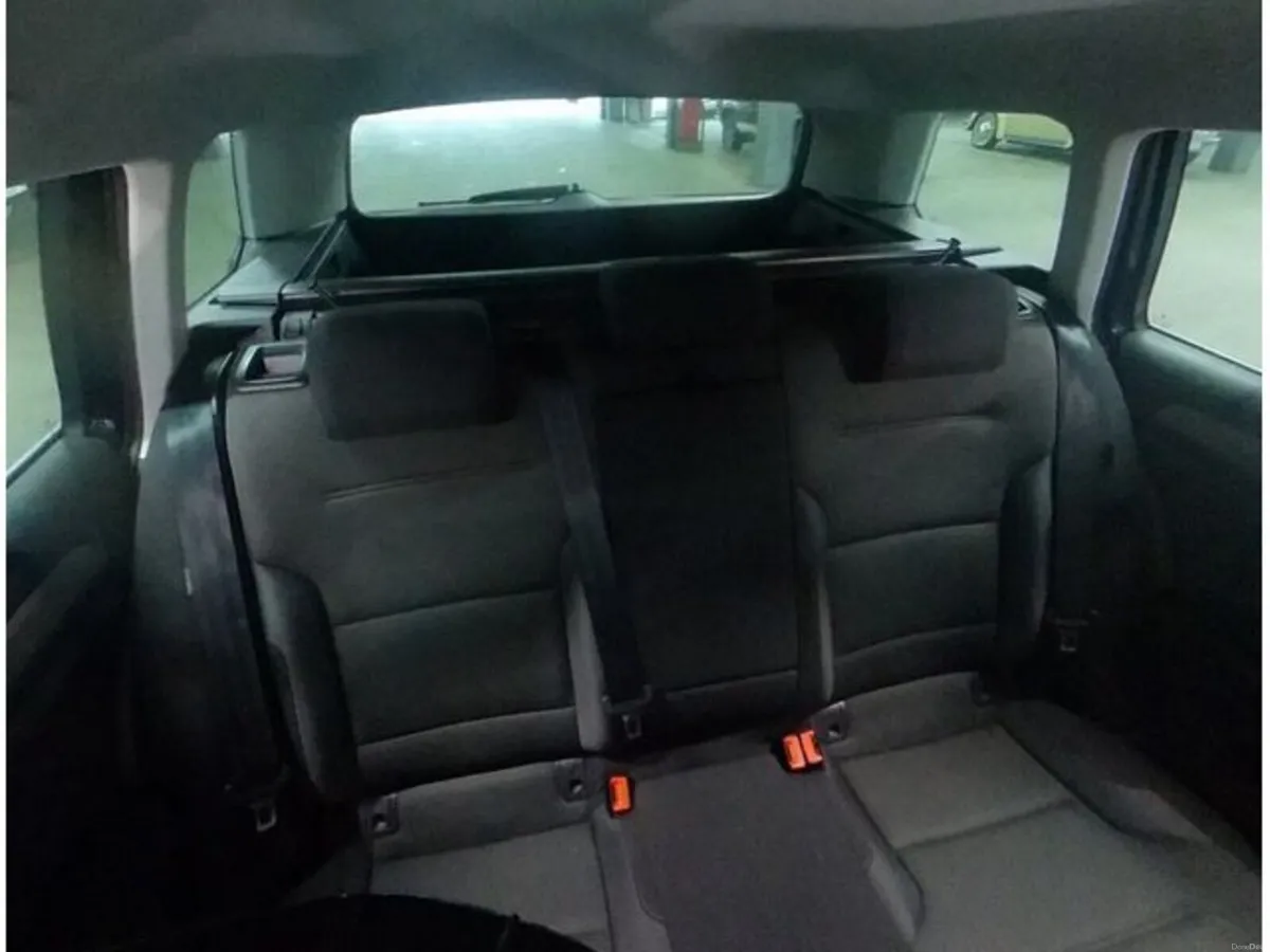 Volkswagen Golf 1.2 Petrol Auto Estate - Image 6