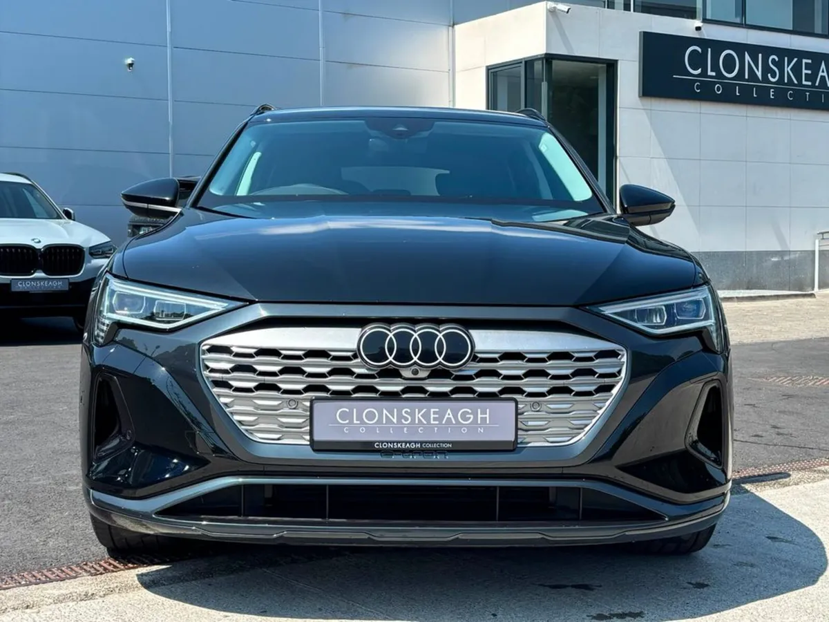 Audi Q8 e-tron QUATTRO SPORT - Image 3