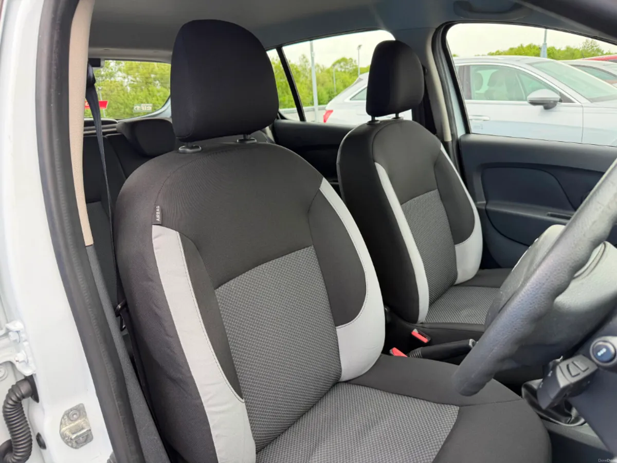 Dacia Sandero Alternative 1.2 75 201 4DR * DRIVE A - Image 5