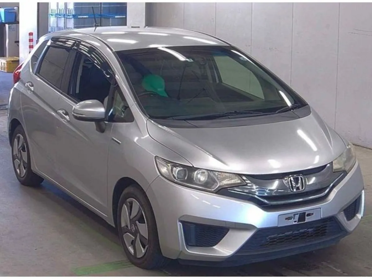Honda Fit Hybrid 1.5 i-VTEC Automatic - Image 2