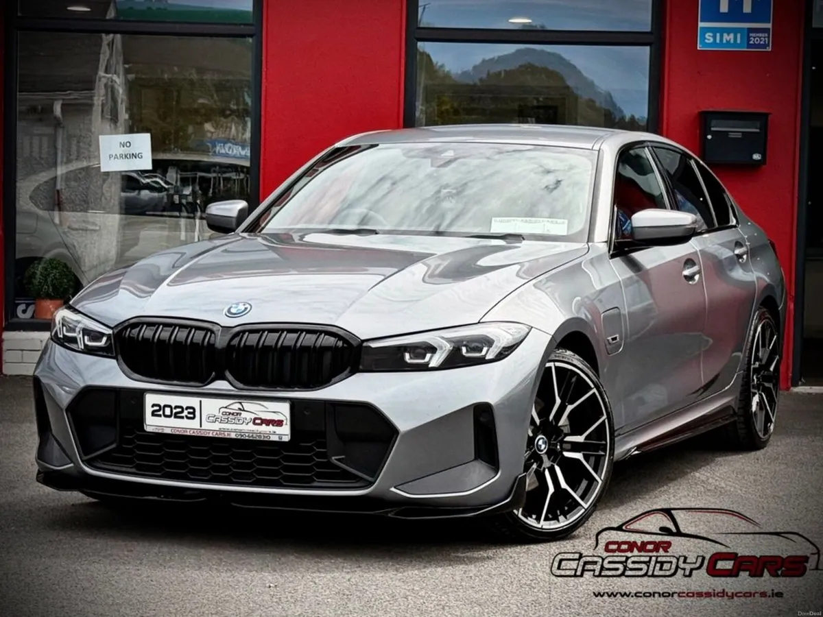 BMW 3-Series 330E M-SPORT // M-PERFORMANCE KIT // - Image 1
