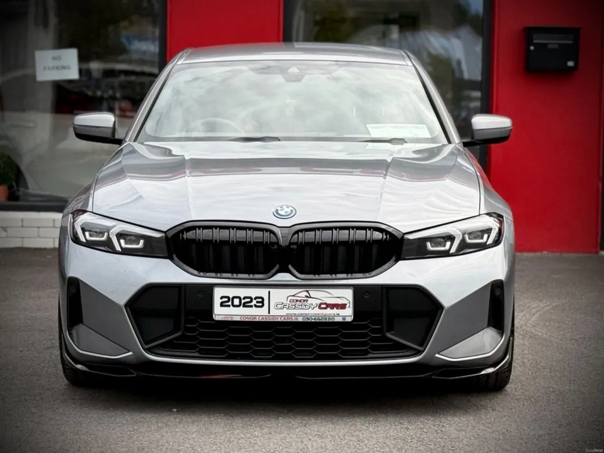 BMW 3-Series 330E M-SPORT // M-PERFORMANCE KIT // - Image 6