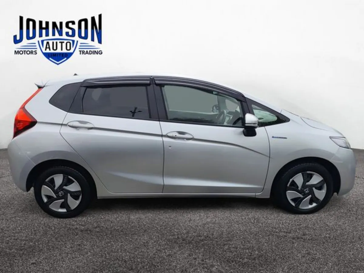Honda Fit Fit Hybrid 1.5 i-VTEC Automatic - Image 6