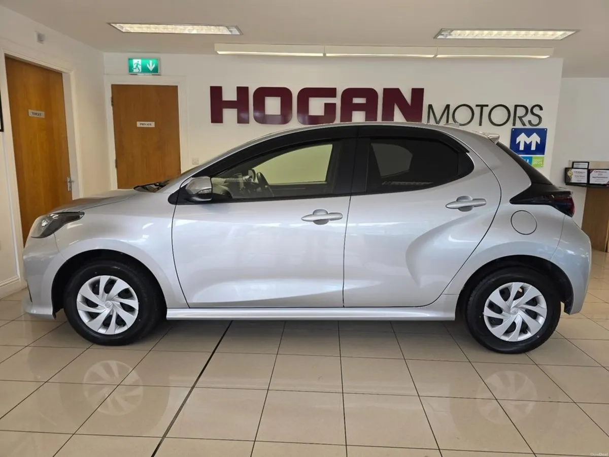 Toyota Yaris 1.0 Edition Automatic - Image 4
