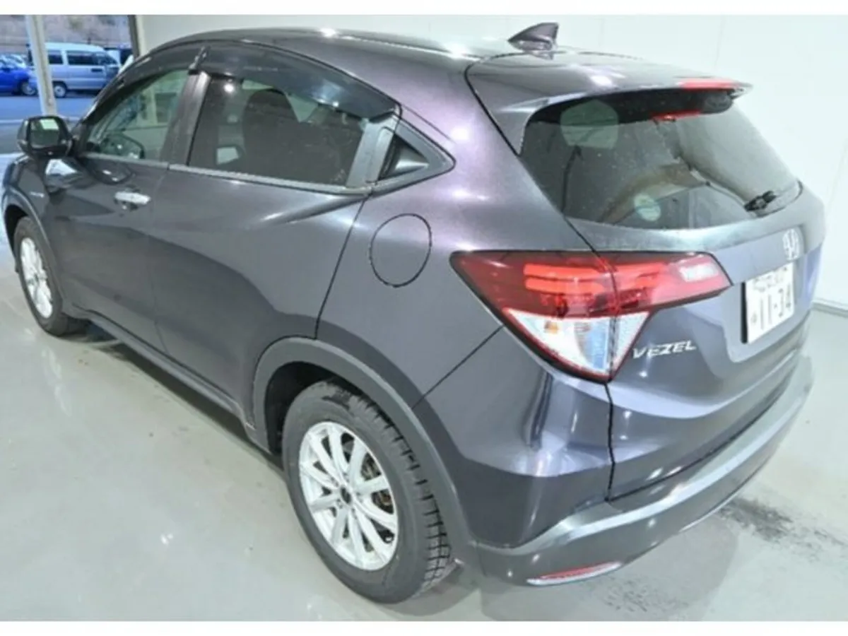 Honda Vezel 1.5 Petrol Hybrid X Auto - Image 4