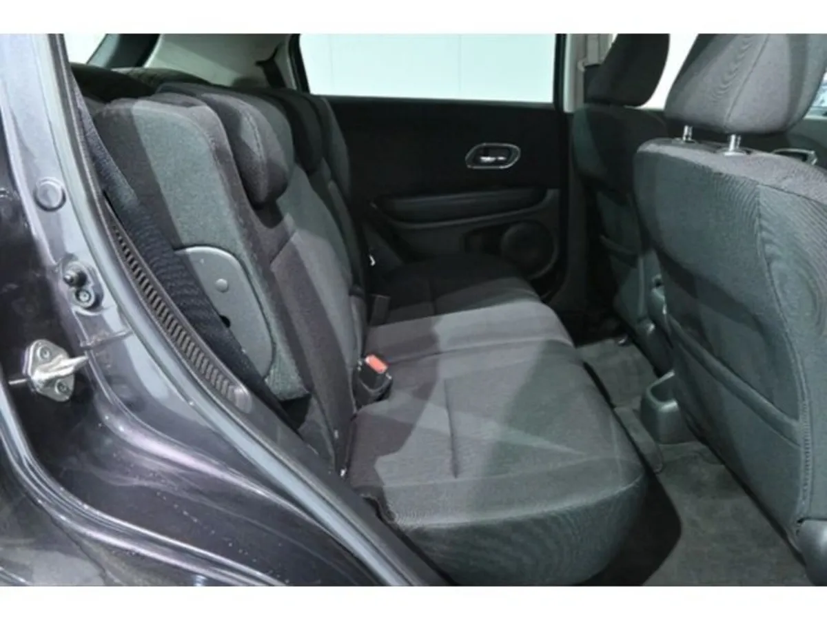 Honda Vezel 1.5 Petrol Hybrid X Auto - Image 6