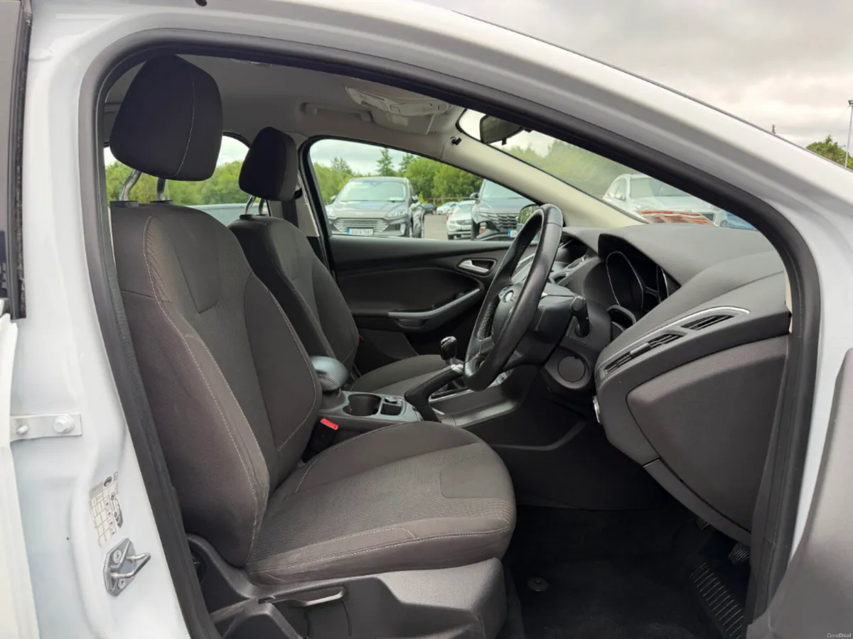 Ford Focus Saloon 1.6 Diesel Titanium 1.6tdci 95PS - Image 4