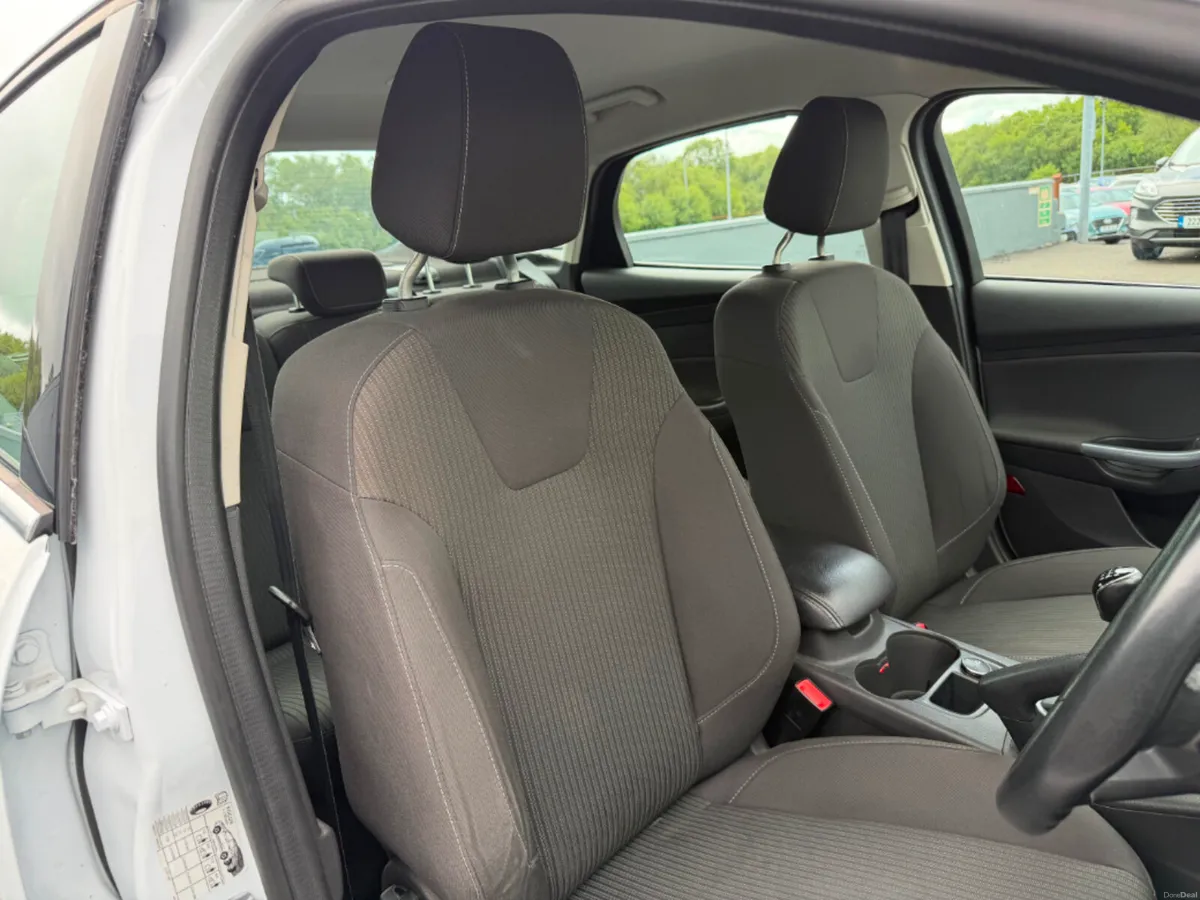 Ford Focus Saloon 1.6 Diesel Titanium 1.6tdci 95PS - Image 5