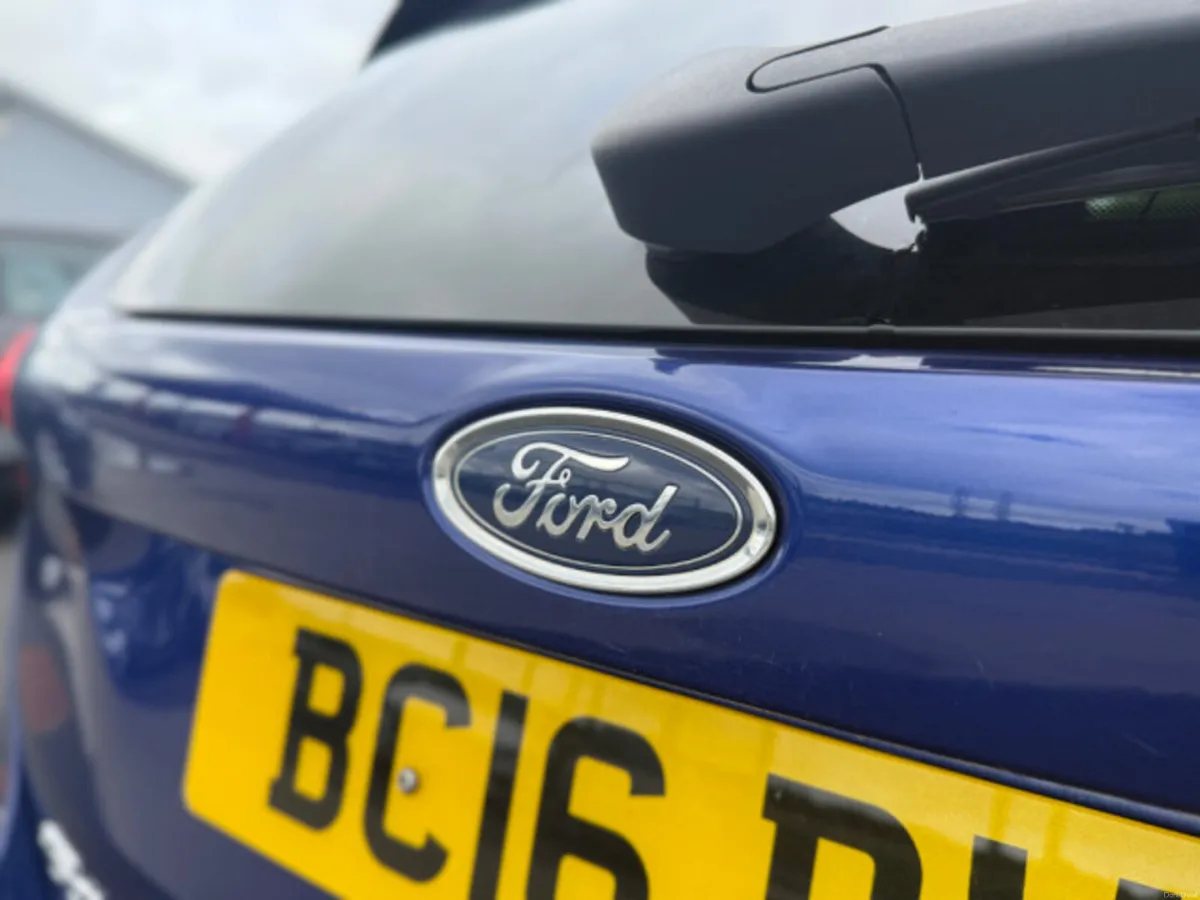 Ford Focus ZETEC TDCI - Image 6