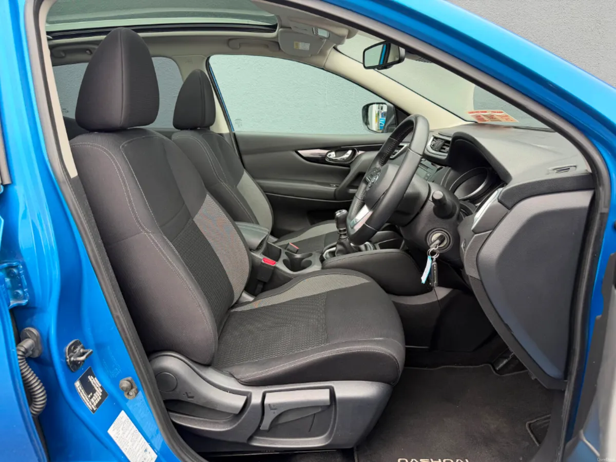Nissan Qashqai 1.3 PET SE SS * REVERSING CAMERA / - Image 5