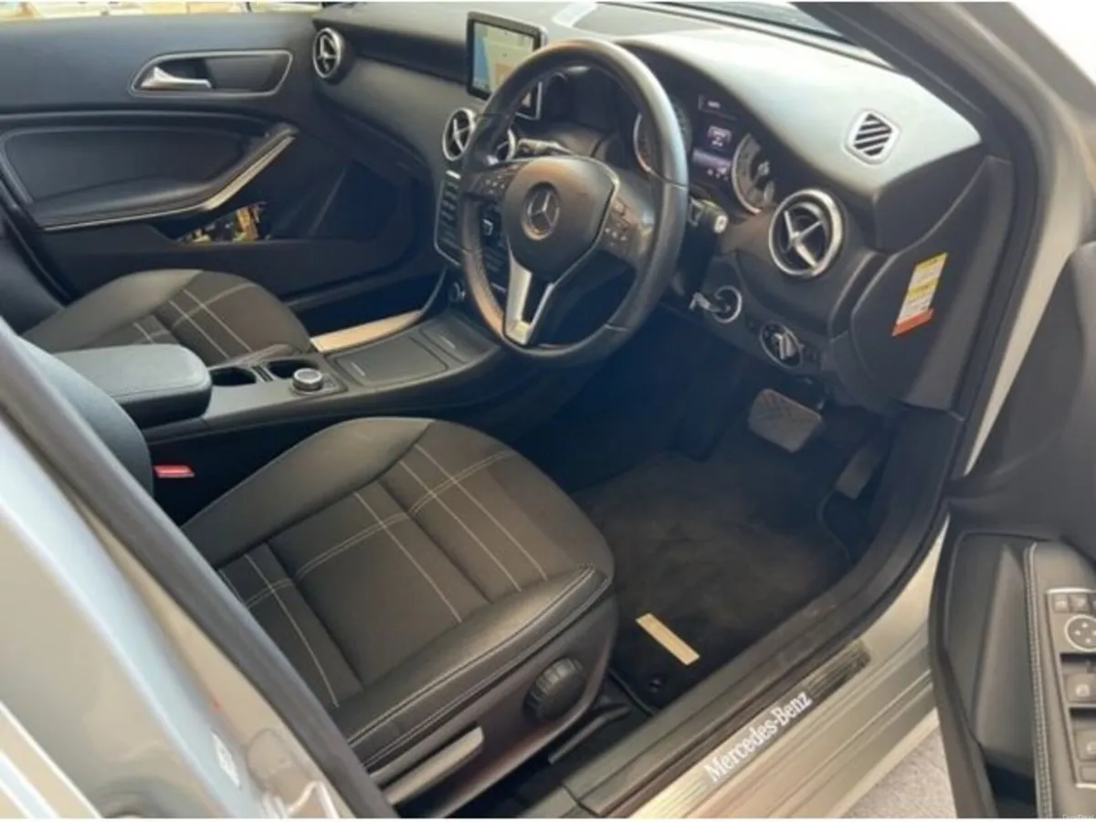 Mercedes-Benz A-Class A180 1.6 Petrol Grade 4 Japa - Image 4