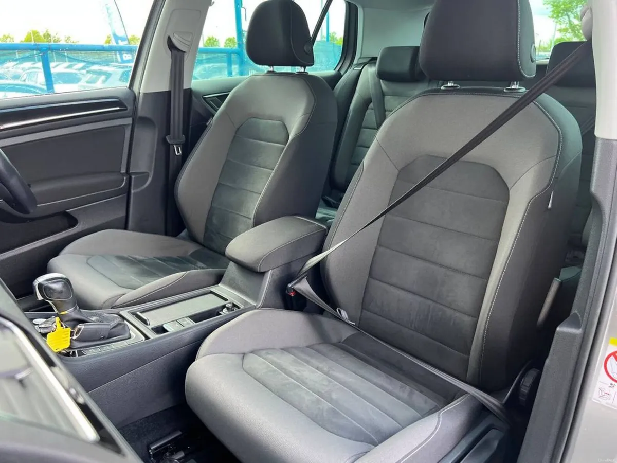 Volkswagen Golf HIGHLINE 1.4 TSI // FULL SERVICE H - Image 6