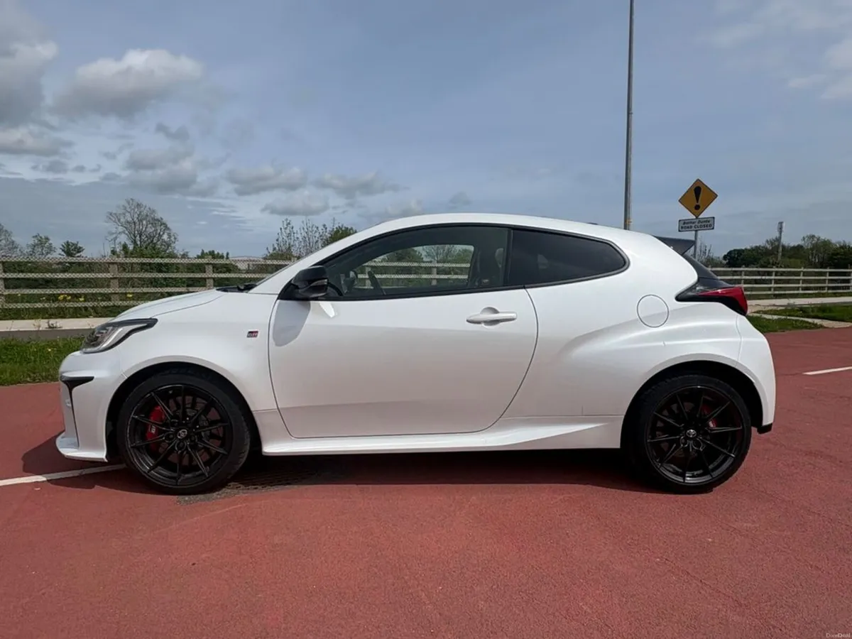 Toyota Yaris GR-Y CIRCUIT, - Image 5