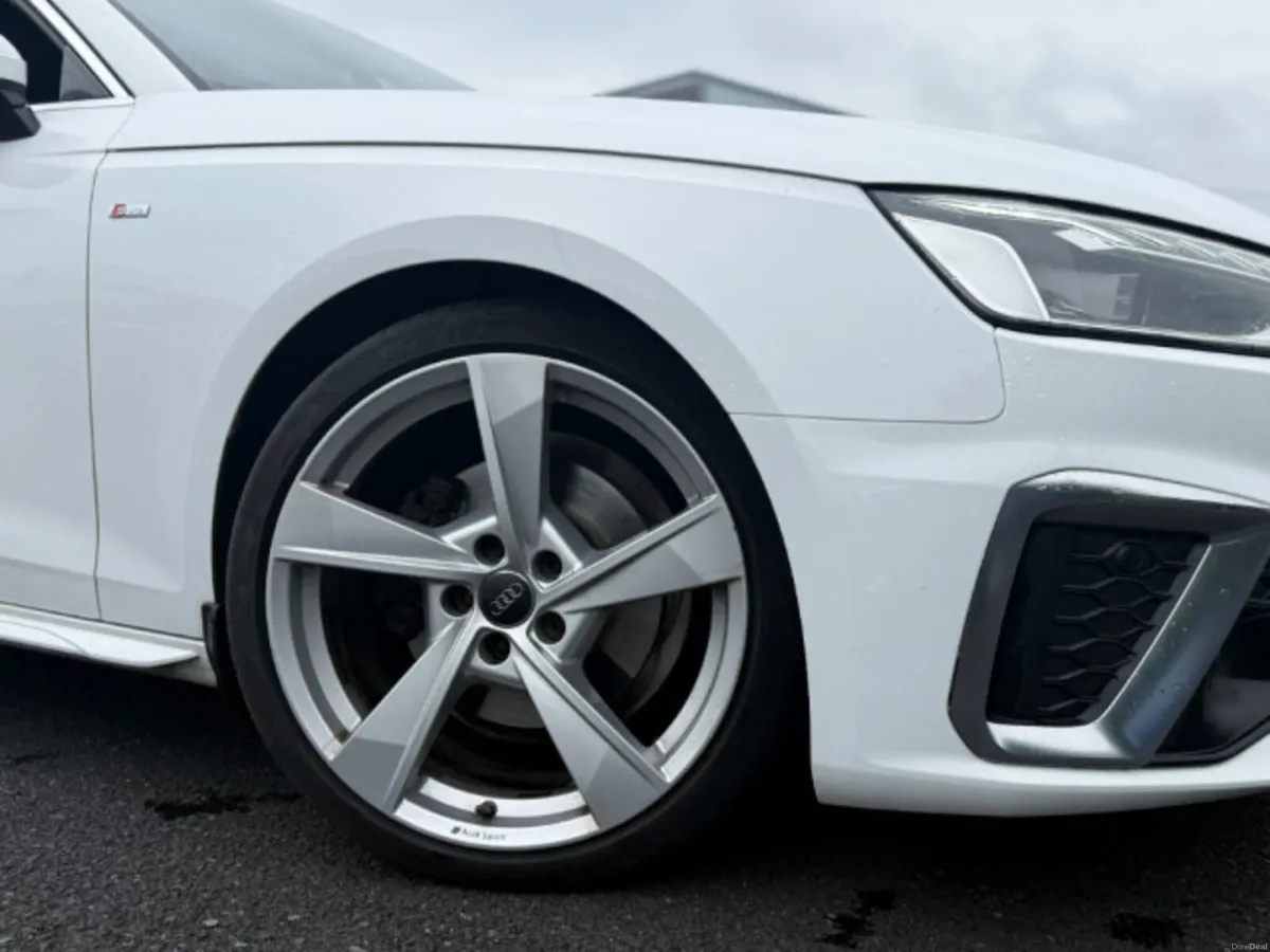 Audi A4 AVANT TDI S LINE - Image 4