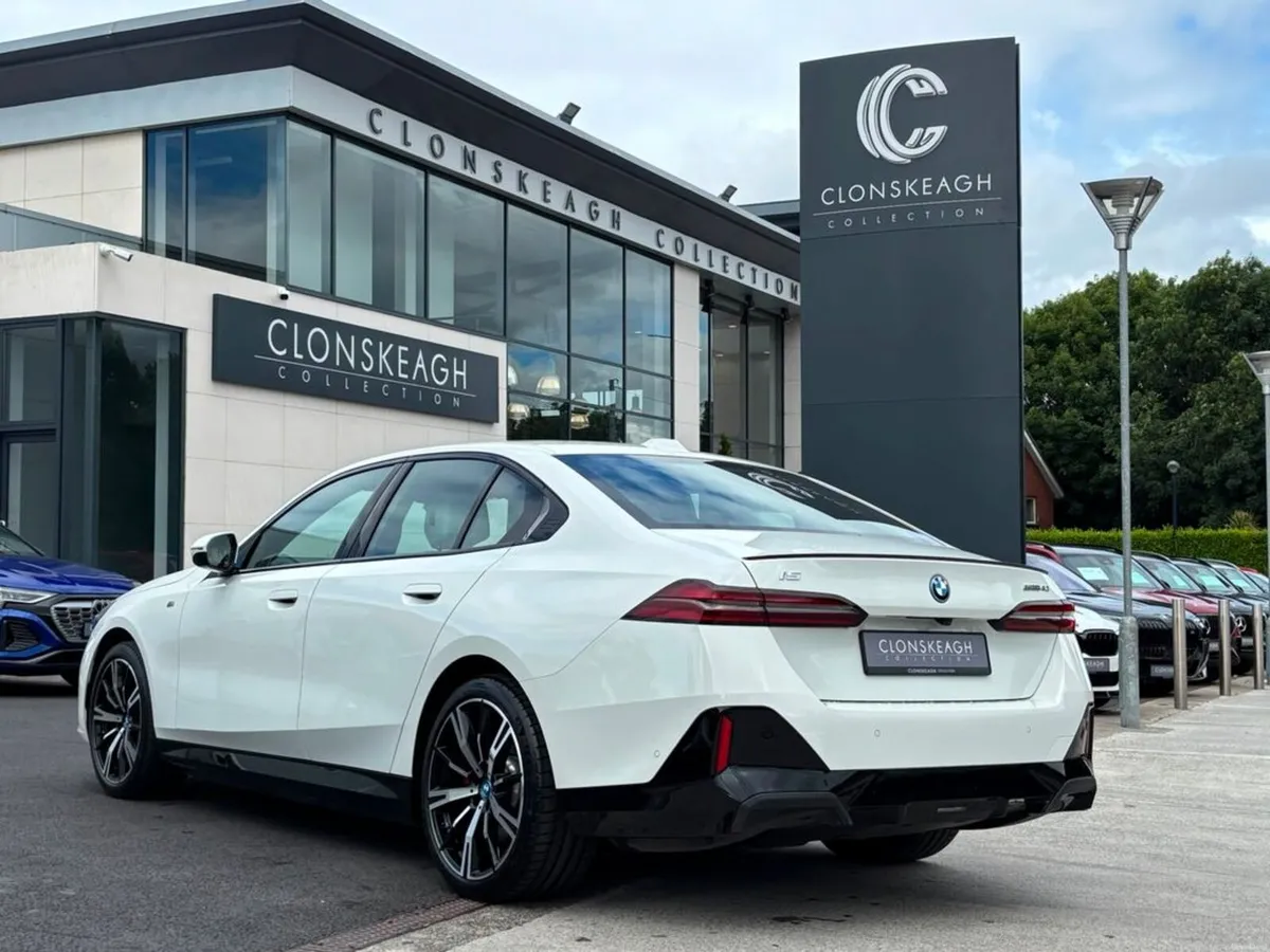 BMW i5 EDRIVE40 M SPORT PRO - Image 5