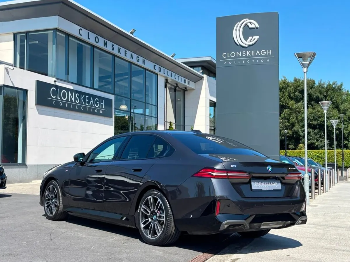 BMW i5 EDRIVE40 M SPORT - Image 5