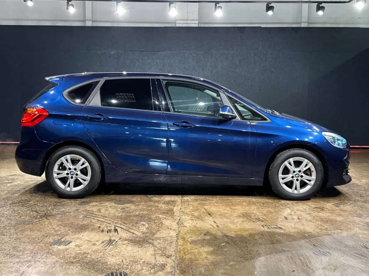 BMW 2-Series 1.5 AUTOMATIC - FACTORY ALLOYS - REVE - Image 2