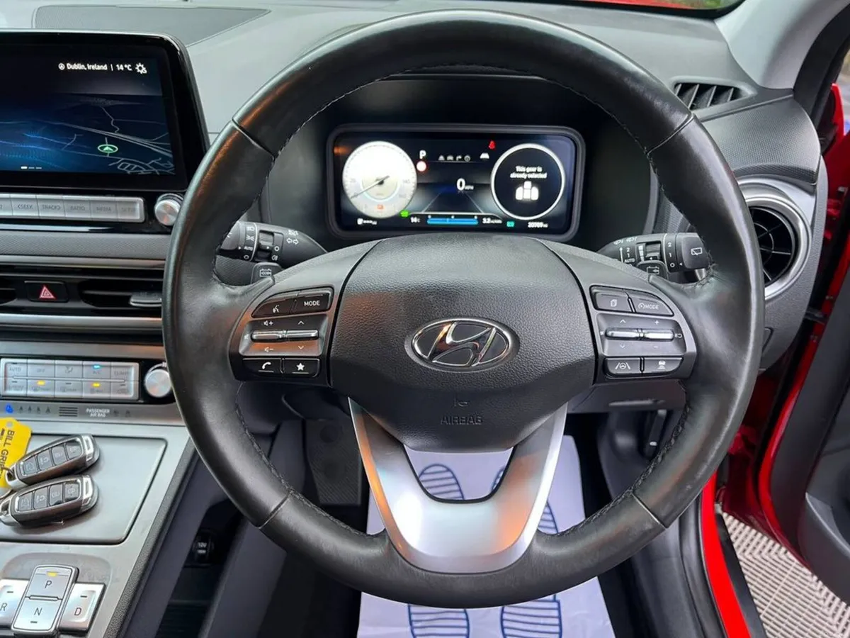 Hyundai KONA PREMIUM 65 KWH LONG RANGE // FULL SER - Image 4