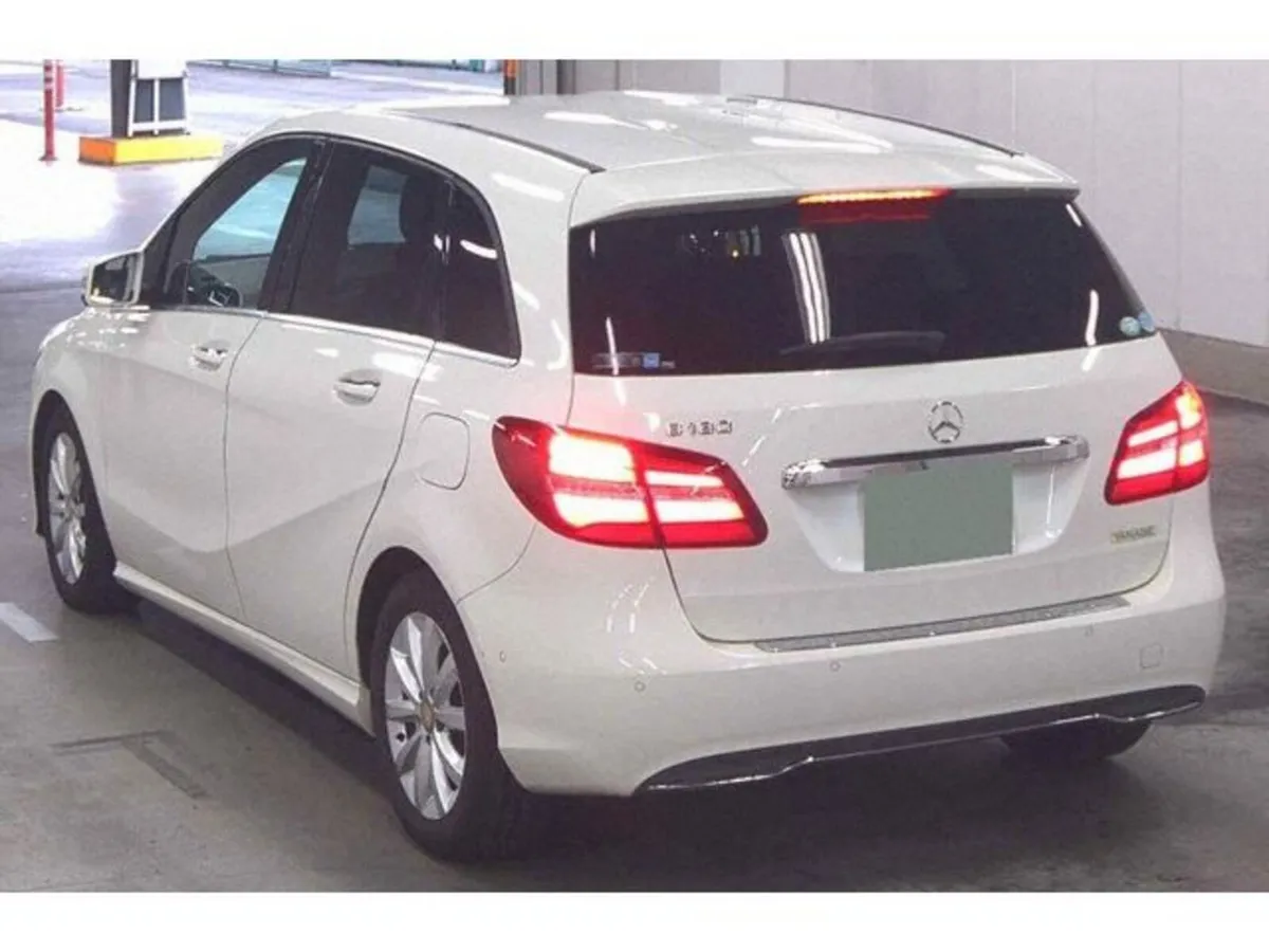 Mercedes-Benz B-Class 1.6 Petrol Auto - Image 3